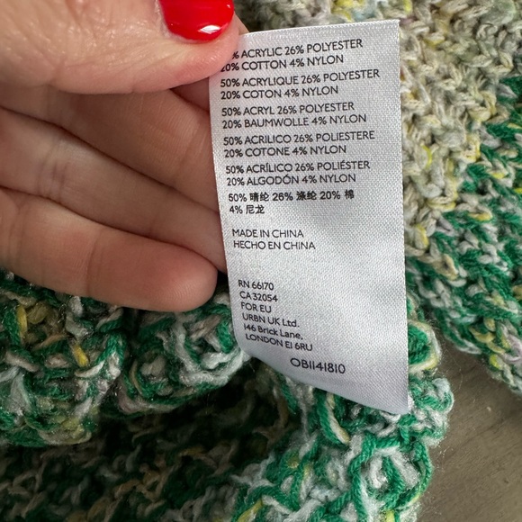 Kimchi Blue V-Neck Sweater in Green and Cream - Picture 5 of 7